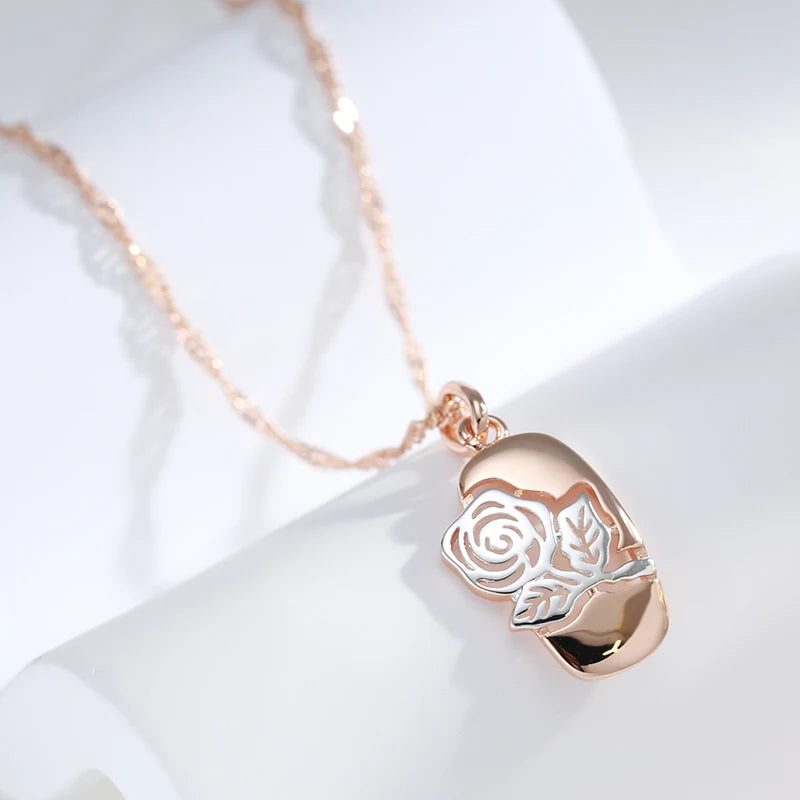 Colar Feminino Cobre Cápsula Rosa Vazada Floral Bicolor Ouro Rosé