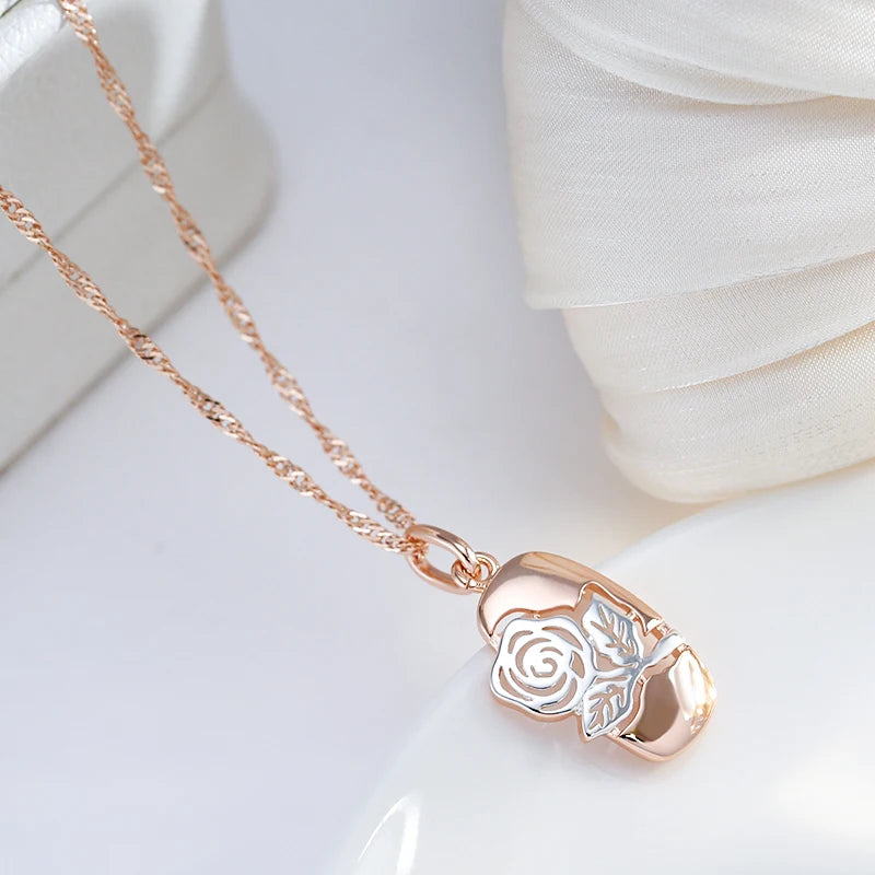 Colar Feminino Cobre Cápsula Rosa Vazada Floral Bicolor Ouro Rosé