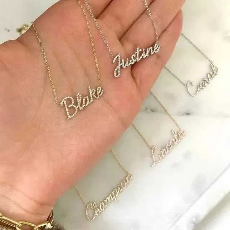 QiTian-Colar com Letra de Cristal Personalizado para Mulheres, Colar de Diamantes, Jóias de Ouro, Dê-Lhe um Presente Único