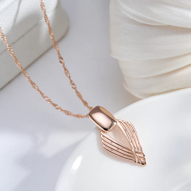 Colar Feminino Cobre Triangular Vazado Linhas Cruzadas Ouro Rosé 585
