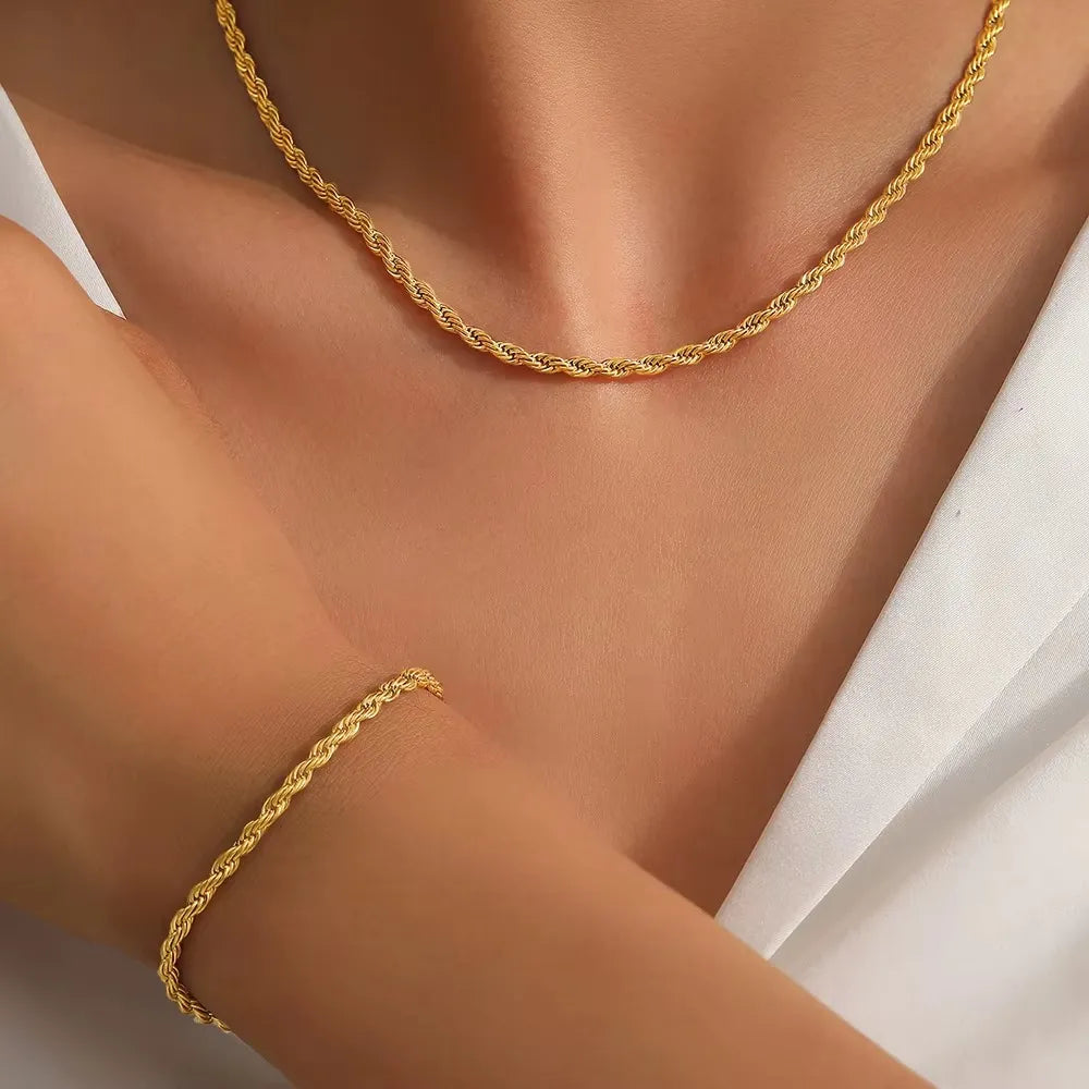 Kit Colar Feminino E Pulseira Torcida Em Aço Inoxidável