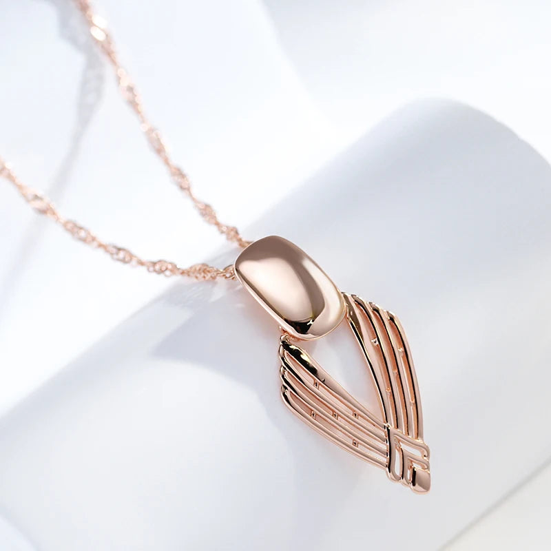 Colar Feminino Cobre Triangular Vazado Linhas Cruzadas Ouro Rosé 585