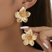 Brinco Feminino Flor Vintage Elegante em Aço Inoxidável