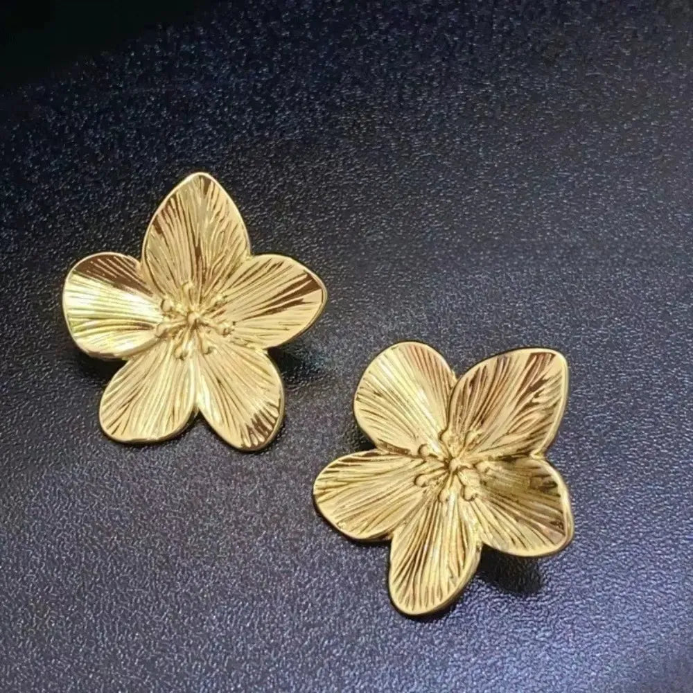 Brinco Feminino Flor Vintage Elegante em Aço Inoxidável