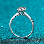 Anel solitário de moissanite 4 garras em prata 925