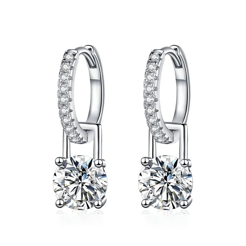 Brinco argola em ouro branco com pingente de moissanite