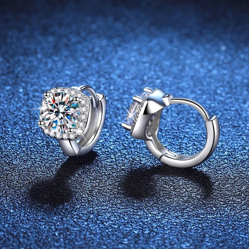 Argolinha de moissanite aberta mostrando o fecho de clique