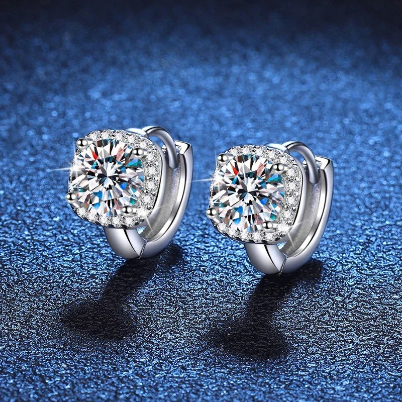 Brincos argolinha com moissanite e moldura de zircônias