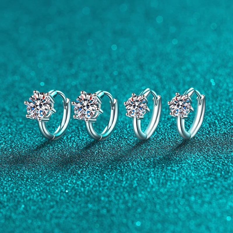 Argolinhas com ponto de luz de moissanite em dois tamanhos