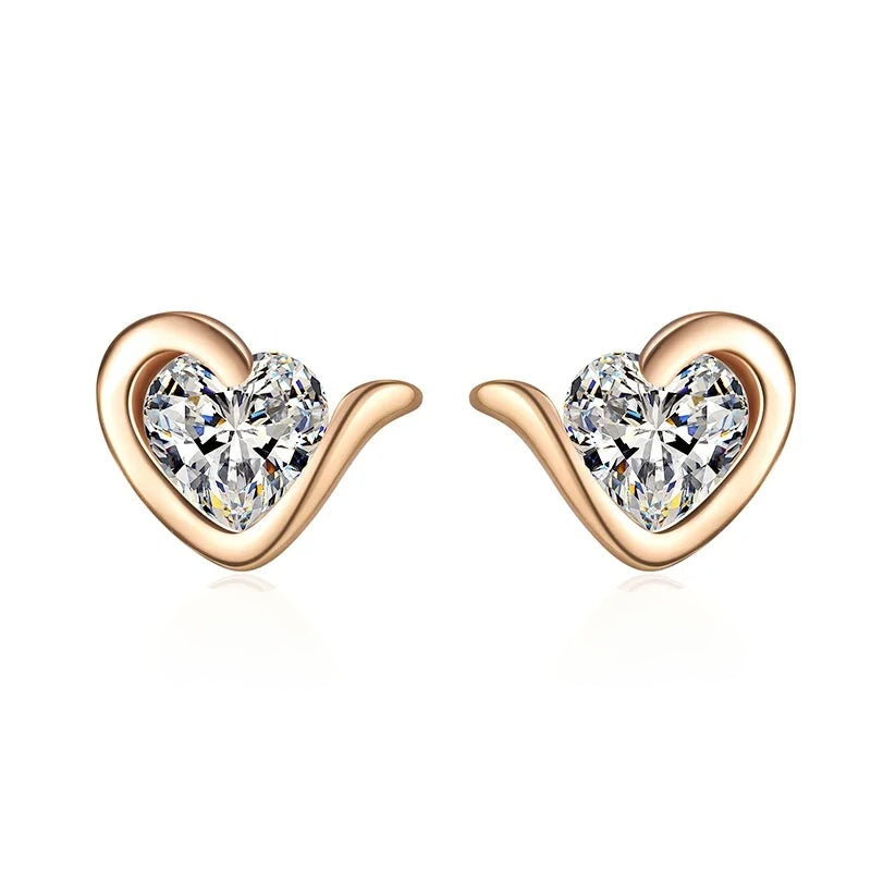 Brinco coração de moissanite em prata 925 com banho de ouro rosé