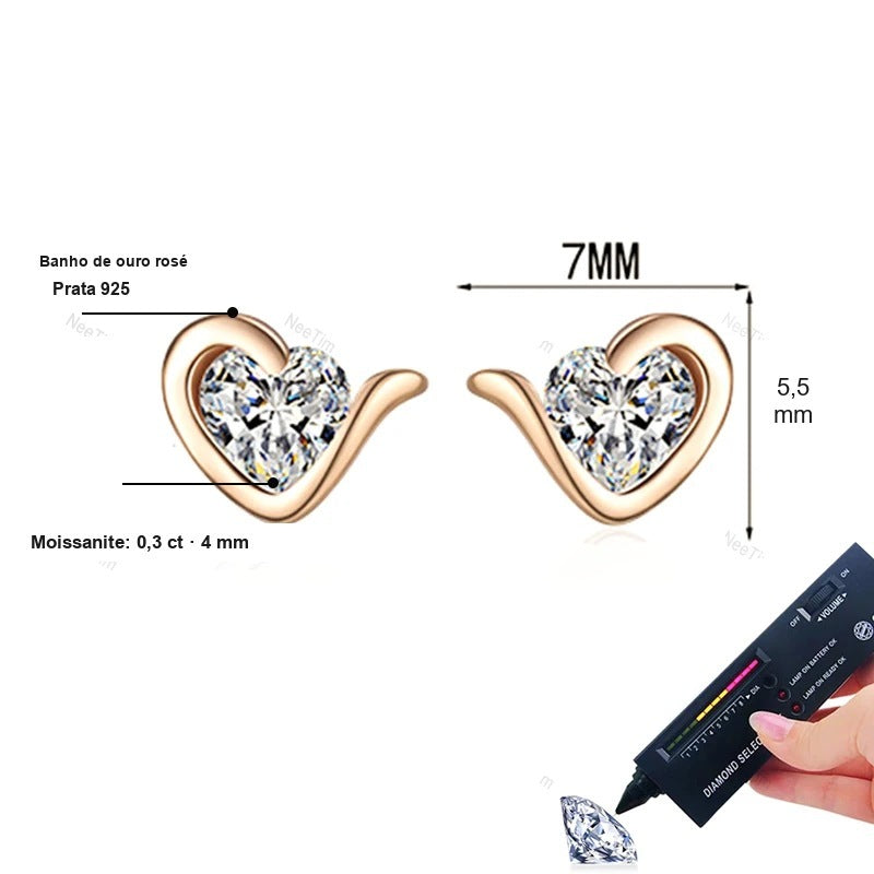 Medidas do brinco coração: moissanite de 0,3 ct e 4 mm, 7 x 5,5 mm, prata 925 com banho de ouro rosé