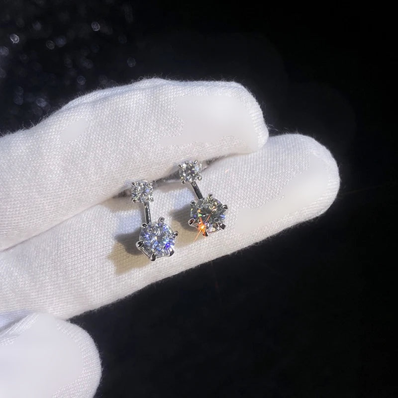 Brincos ear jacket de moissanite na palma da mão