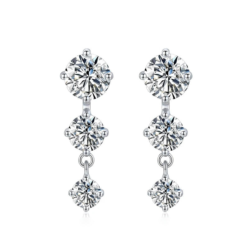 Brinco pendente três moissanites degradê em prata 925 com banho de ouro branco