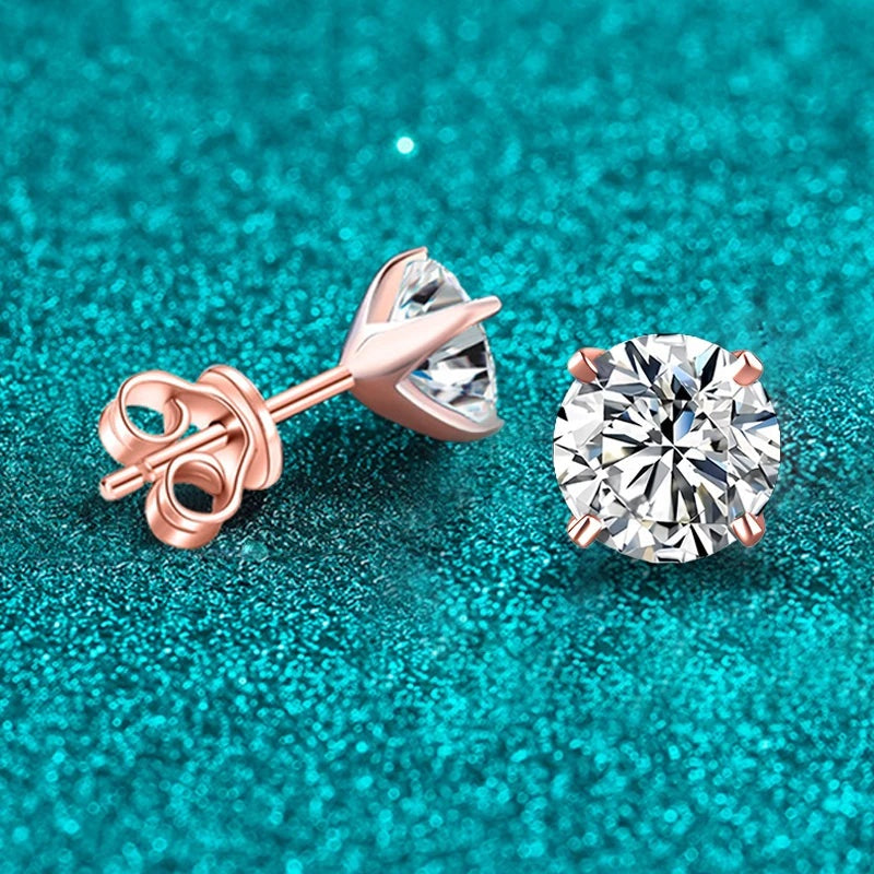 Brinco ponto de luz de moissanite em ouro rosé com tarraxa borboleta