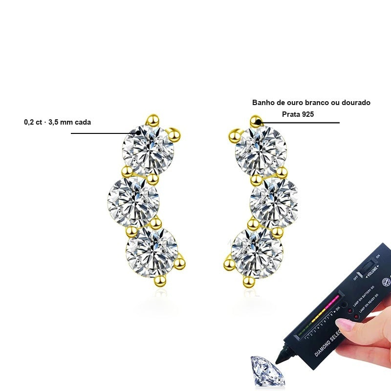 Medidas do brinco trio curvo: moissanites de 0,2 ct e 3,5 mm cada, prata 925 com banho de ouro branco ou dourado