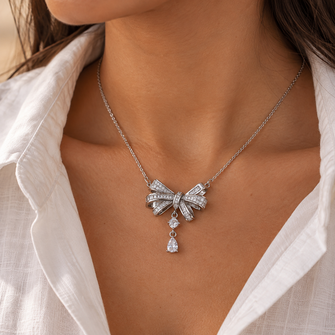 Colar Feminino Laço Romântico Pendente em Aço Inoxidável