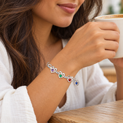 Pulseira Personalizada com Corações e Pedras de Aniversário