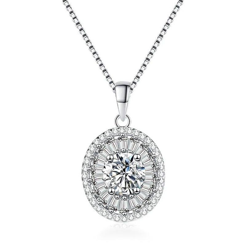 Colar medalhão oval de moissanite com corrente veneziana