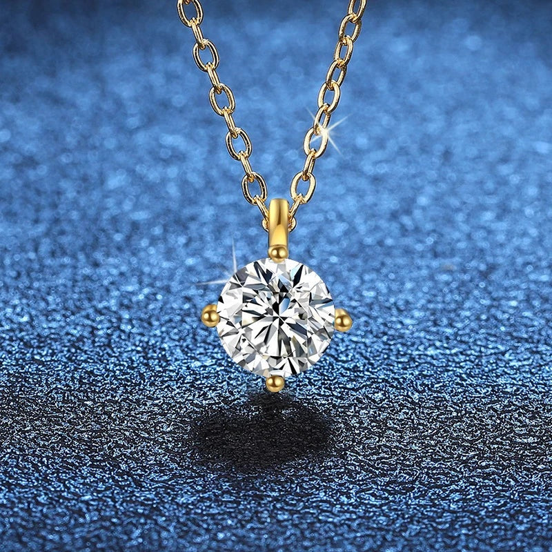 Colar ponto de luz dourado com moissanite de 4 garras em prata 925