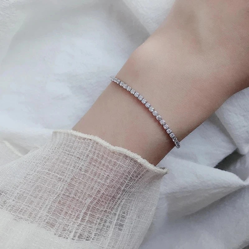 Pulseira tennis ajustável de moissanite no pulso