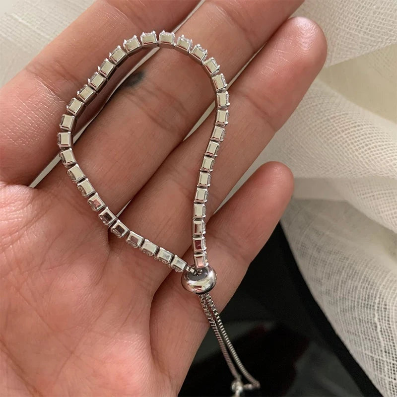 Pulseira de moissanite ajustável na palma da mão